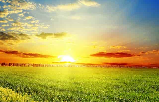 柳州这座民用建筑的装修 整个胡同都是灰蒙蒙的