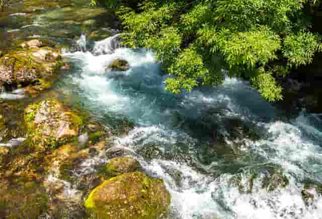服装搭配时尚技巧(时尚服装搭配女装)