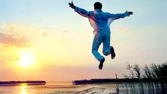 衬衫女长袖时尚穿搭技巧(时尚花衬衫女长袖)